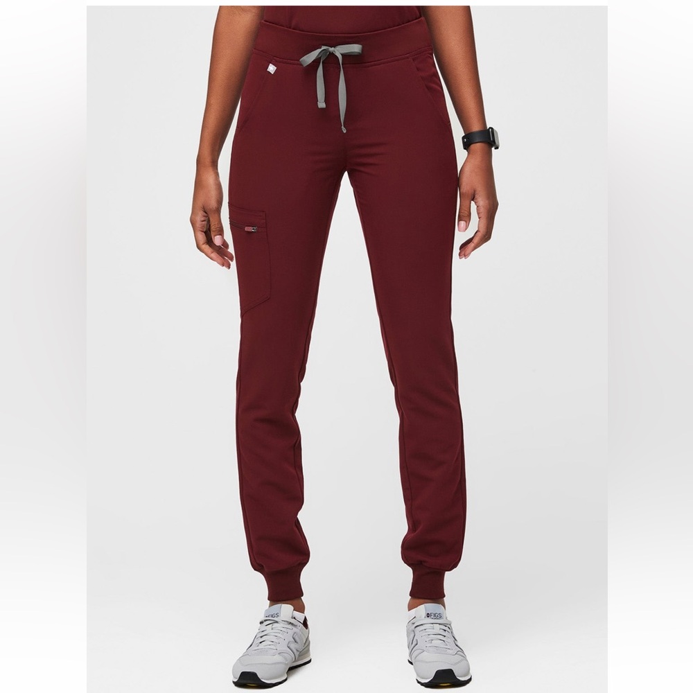 Women’s Zamora Jogger Scrub Pants - Burgundy, Small Petite